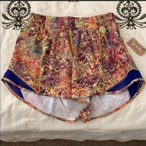 Lululemon RARE Seawheeze shorts size 4